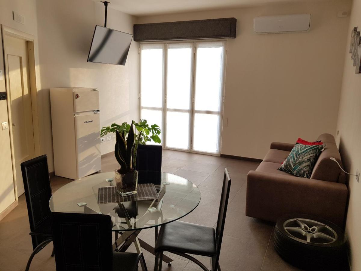 Yelay Apartments & Holiday Lago Di Garda Raffa Buitenkant foto